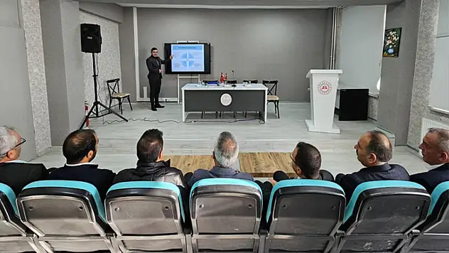 Muradiye'de okuma yazma seviye tespiti değerlendirme toplantısı gerçekleştirildi