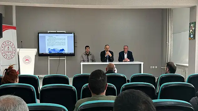 Muradiye'de TÜBİTAK projeleri değerlendirildi