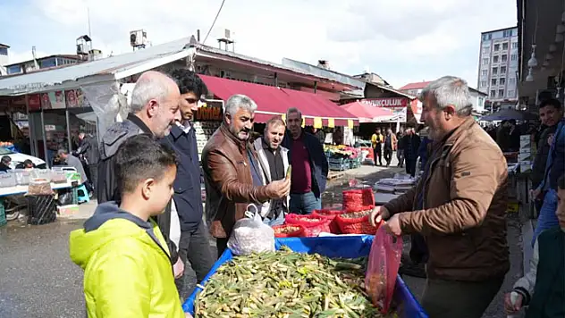 Muş'ta baharın habercisi çiriş otu, doğadan tezgahlara indi