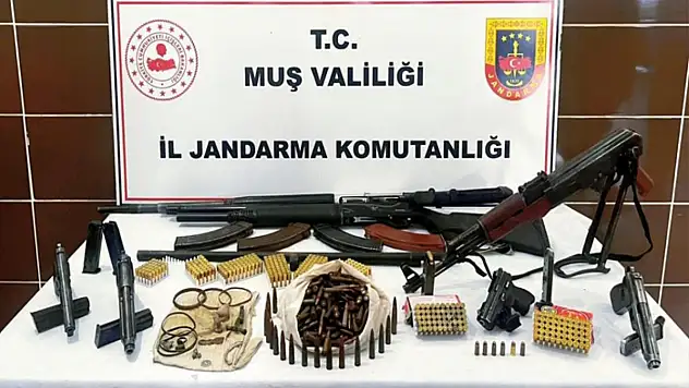 Muş'ta çok sayıda silah ve mühimmat ele geçirildi