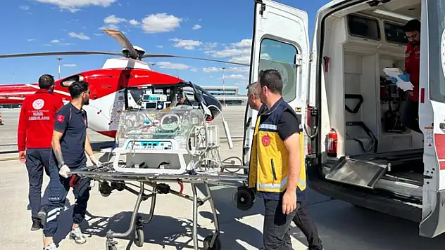 Muş'ta yenidoğan hasta bebek Van'a sevk edildi