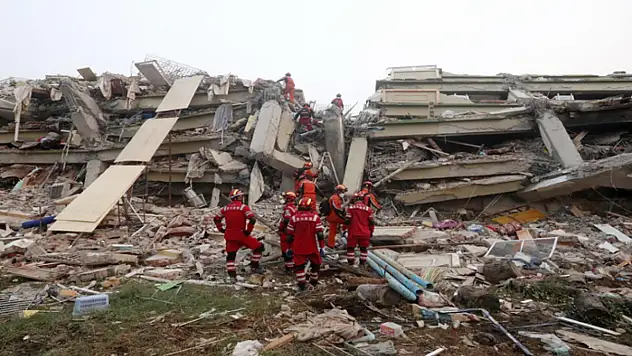 Myanmar'daki depremlerde can kaybı 2 bin 886'ya yükseldi