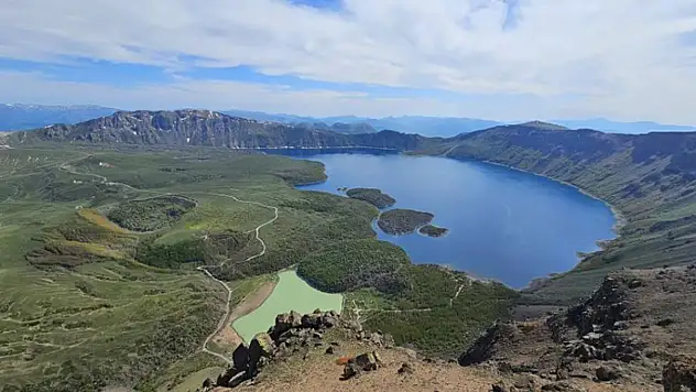 Nemrut Kalderası'na zirve yürüyüşleri başladı