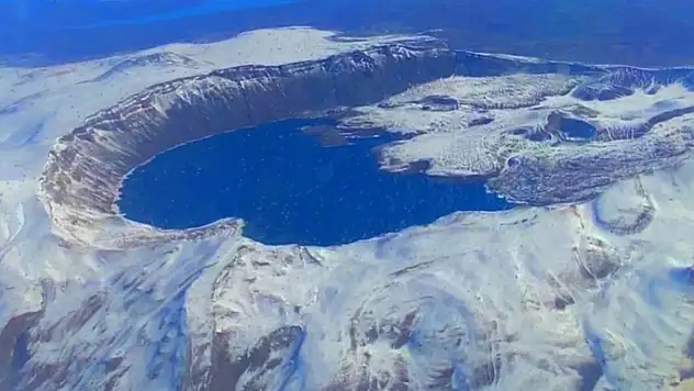Nemrut Krater Gölü havadan görüntülendi