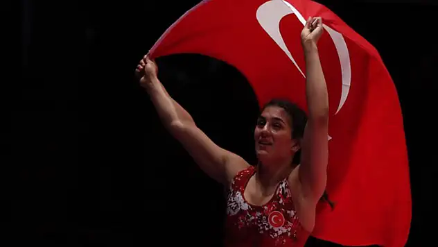 Nesrin Baş, 3. kez U23 dünya şampiyonu