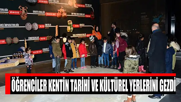 Öğrenciler kentin tarihi ve kültürel yerlerini gezdi