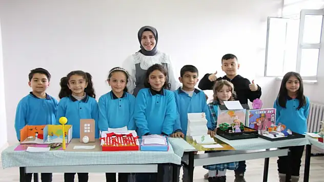 Öğrencilerden Atasözleri ve Deyimler sergisi