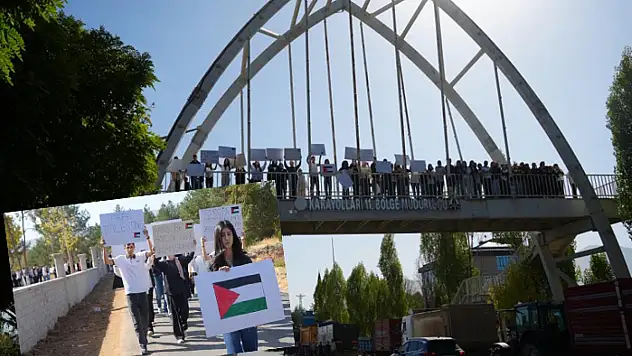 Öğrencilerden Filistin'e destek yürüyüşü