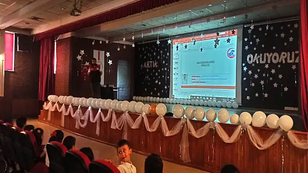 Öğrencilere veterinerlik eğitimi