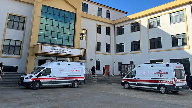 Okula getirilen yemekten 5 öğrenci zehirlendi