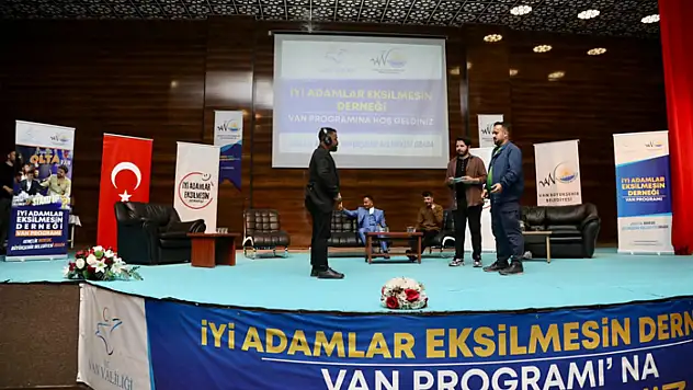 Olta Show ekibi Vanlılarla buluştu