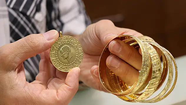 Ons altın rekor tazeledi