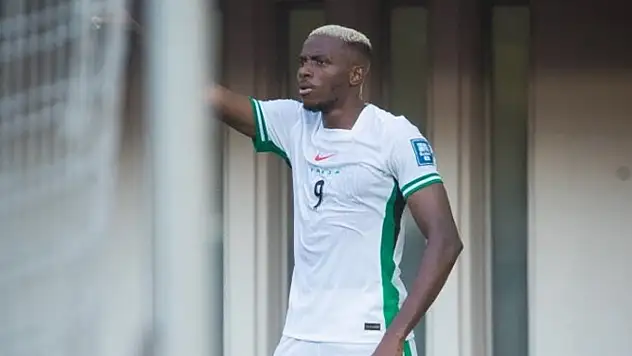 Osimhen'in hat-trick yaptığı maç sonunda play-off biletini aldı