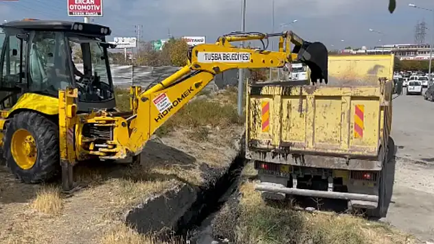 Oto Sanayi Sitesi'nde kanal temizliği
