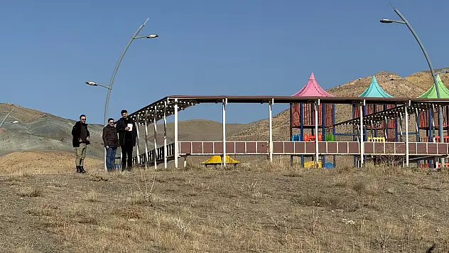 Özalp parkı yenileniyor