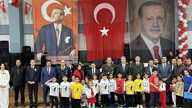 Özalp'ta 23 Nisan coşkusu