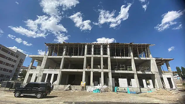 Özalp'ta modern hükümet konağı için çalışmalar sürüyor