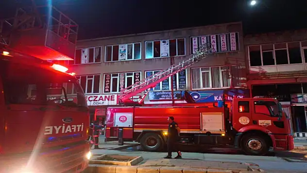 Özalp'ta pasajda yangını