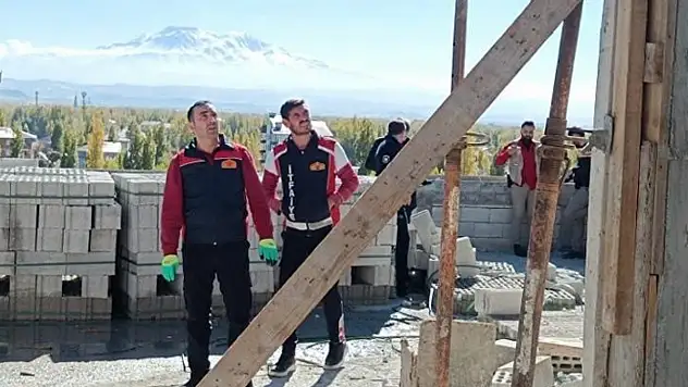 Patnos'ta inşaat kazası: 2 işçi yaralandı