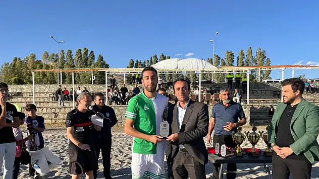 Plaj futbolu Adilcevaz etabı sona erdi