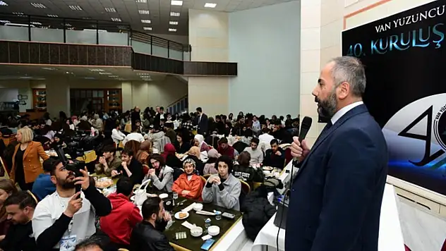 Rektör Şevli öğrencilerle iftarda bir araya geldi