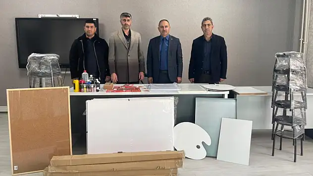 Resim ve müzik atölyesi malzemeleri okullara teslim edildi