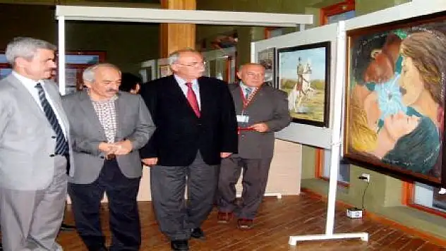 RESSAM ÇİFT VAN'I RESİMLERLE  TANITIYOR