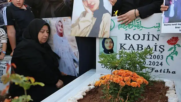 Rojin Kabaiş mezarı başında anıldı
