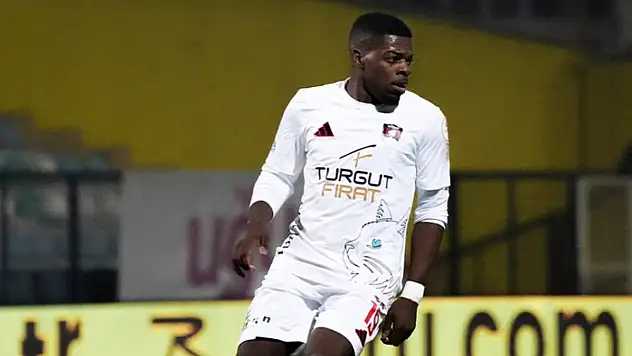 Rüzgârın oğlu Cedric, İstanbulspor'u ezdi-geçti