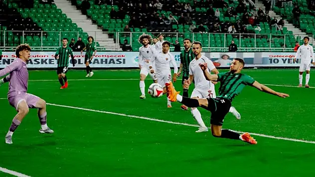 Sakaryaspor, Hatayspor'u 3 golle uğurladı