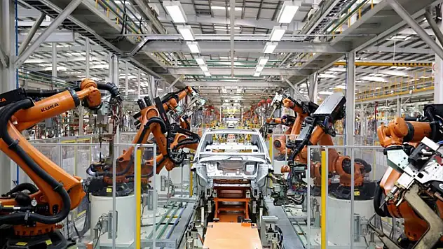 Sanayi üretimi yıllık yüzde 0,7 azaldı