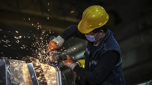 Sanayi üretimi yıllık yüzde 3,3 arttı