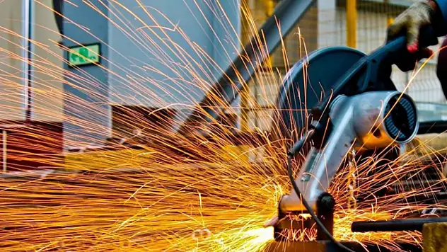 Sanayi üretimi yıllık yüzde 4,9 arttı