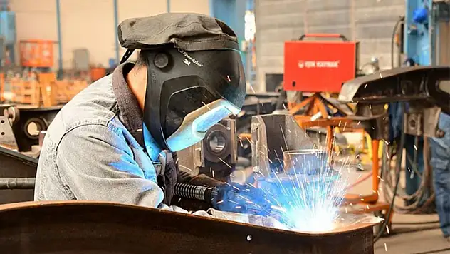 Sanayi üretimi yıllık yüzde 5 arttı