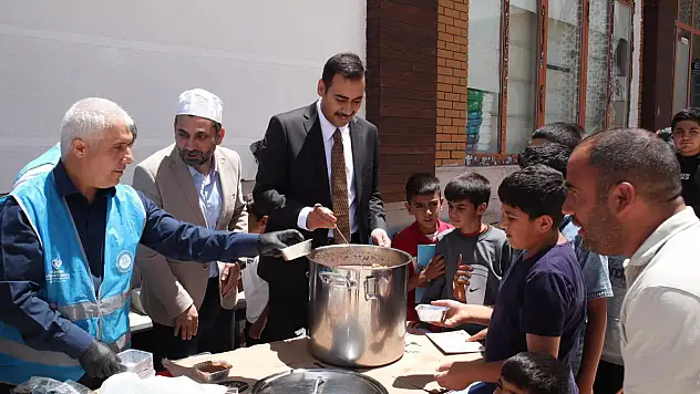 Saray Kaymakamı Türkoğlu aşure etkinliğine katıldı