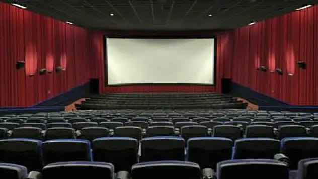 ÖZALP SİNEMAYA KAVUŞTU