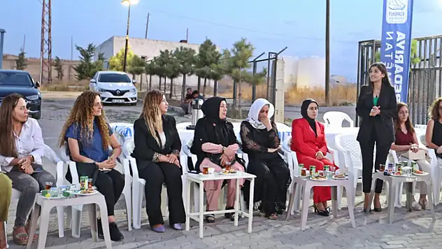 Şedal kadınlarla bir araya geldi