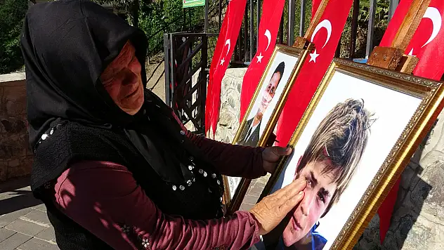 Şehit Eren Bülbül, şehadetinin 8. yılında mezarı başında anıldı