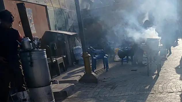 Şehrin birçok bölgesinde semaver ve mangallar yakıldı