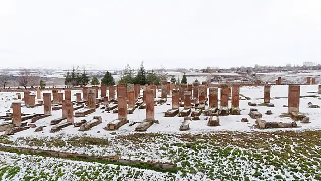 Selçuklu Meydan Mezarlığı havadan görüntülendi
