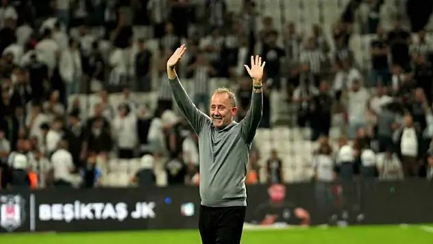 Sergen Yalçın, Beşiktaş'ın başında derbileri kaybetmiyor