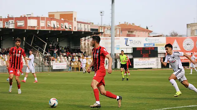 Serik Belediyespor tekrar liderliğe yükseldi