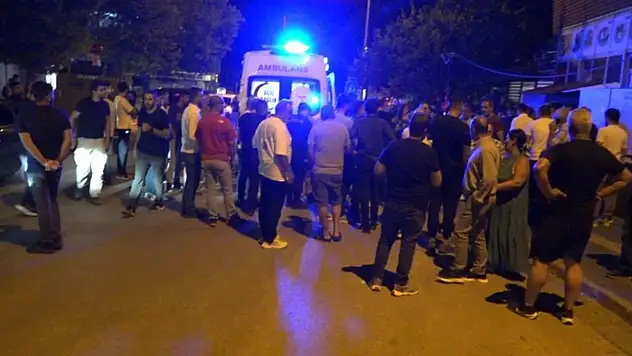 Silahlı ve bıçaklı kavgada 4 kişi yaralandı
