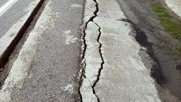 Şırnak-Hakkari yolu çökme nedeniyle trafiğe kapatıldı