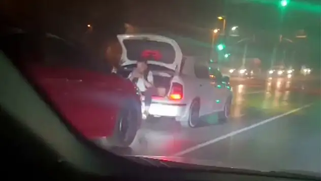 Sosyal medya uğruna canlarını tehlikeye attılar: O anlar kamerada