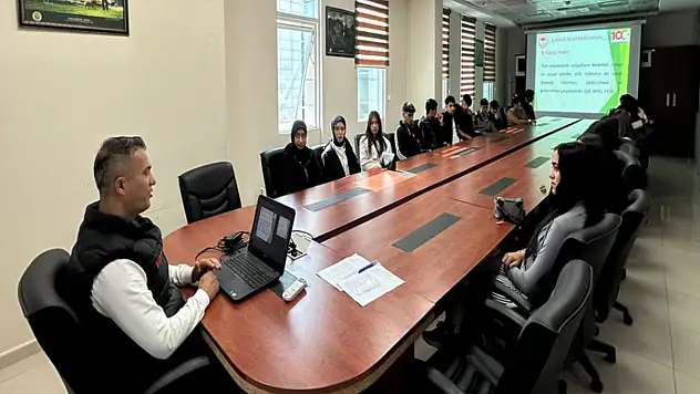 Stajyer öğrencilere Temel İş Sağlığı ve Güvenliği eğitimi