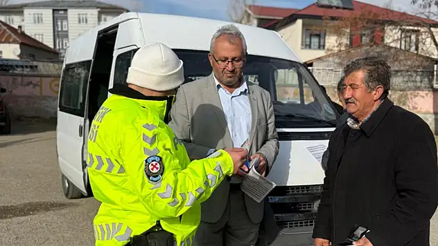 Şube müdürü Bütün'den okul servislerine yakın takip