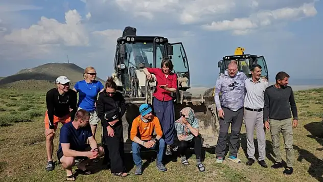 Süphan Dağı'na tırmanan dağcılar yolda mahsur kaldı