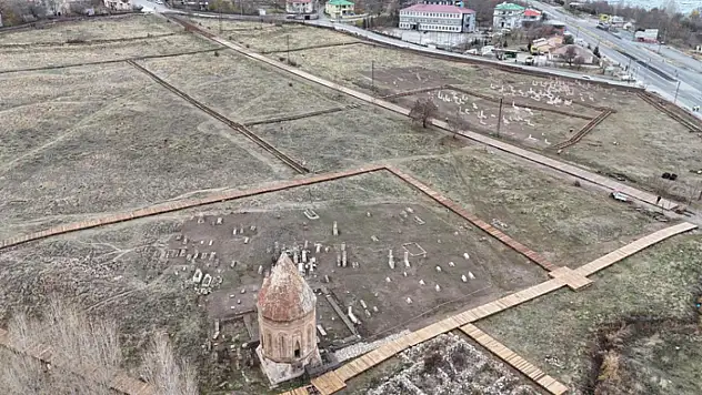 Tarihi Selçuklu Mezarlığında çalışmalar sürüyor