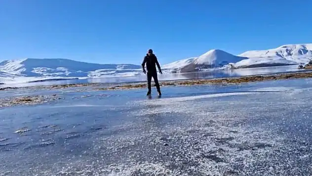 Taşlıçay Balık Gölü kısmen buz tuttu